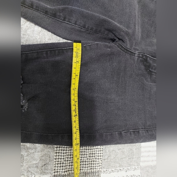 Guess jeans and shirt - Picture 12 of 15